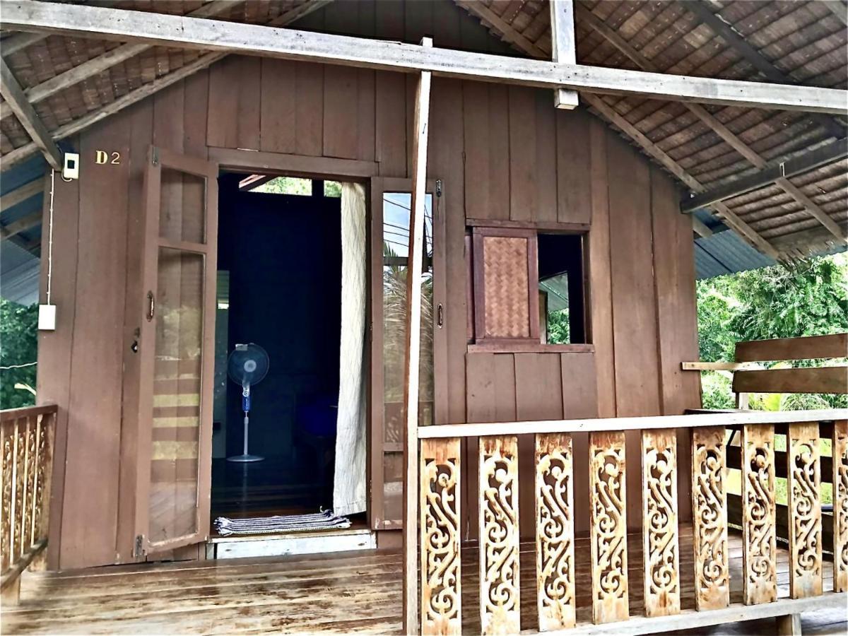 Frog Garden Hut Hotel Koh Phayam Bagian luar foto